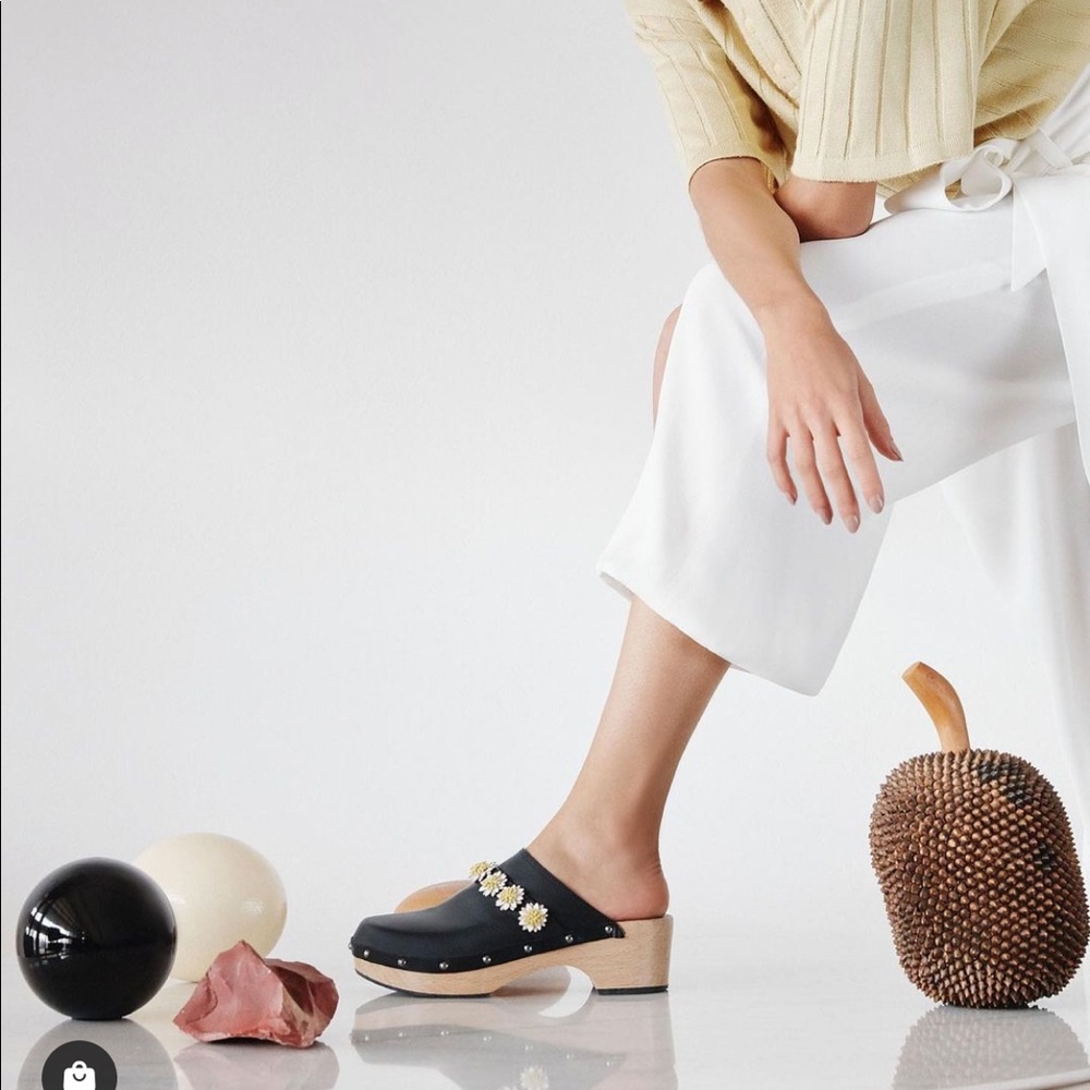 Barely used Fabrizio Vitti Italian leather clogs